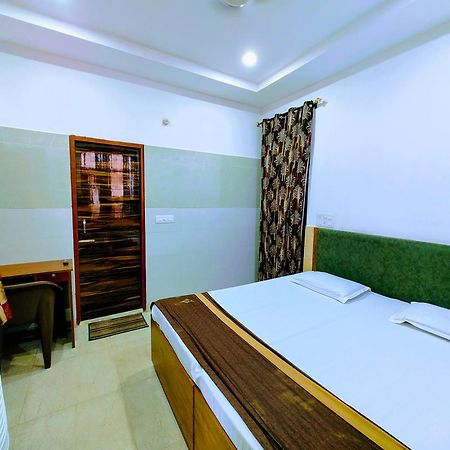 Hotel Yolo- Chandīgarh Exterior foto