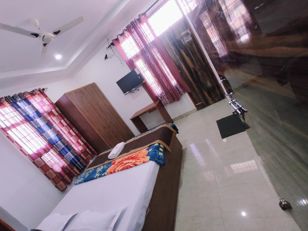 Hotel Yolo- Chandīgarh Exterior foto