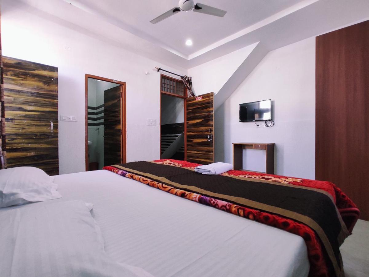 Hotel Yolo- Chandīgarh Exterior foto