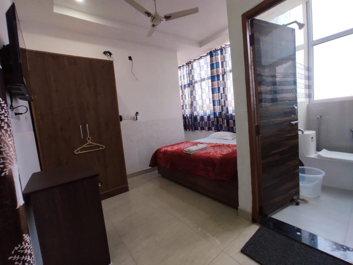 Hotel Yolo- Chandīgarh Exterior foto