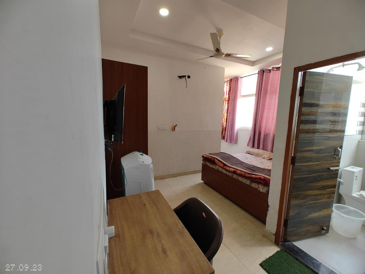 Hotel Yolo- Chandīgarh Exterior foto