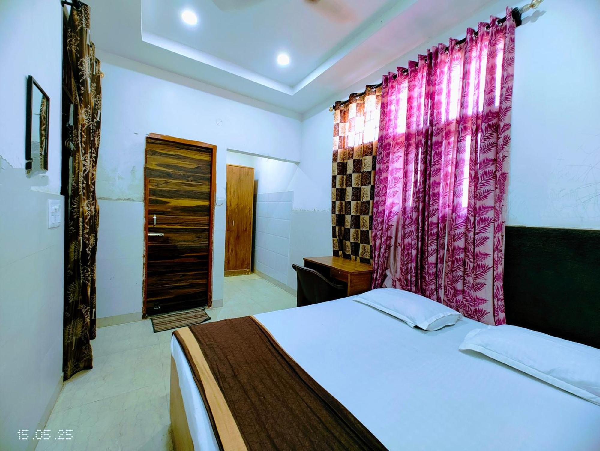 Hotel Yolo- Chandīgarh Exterior foto