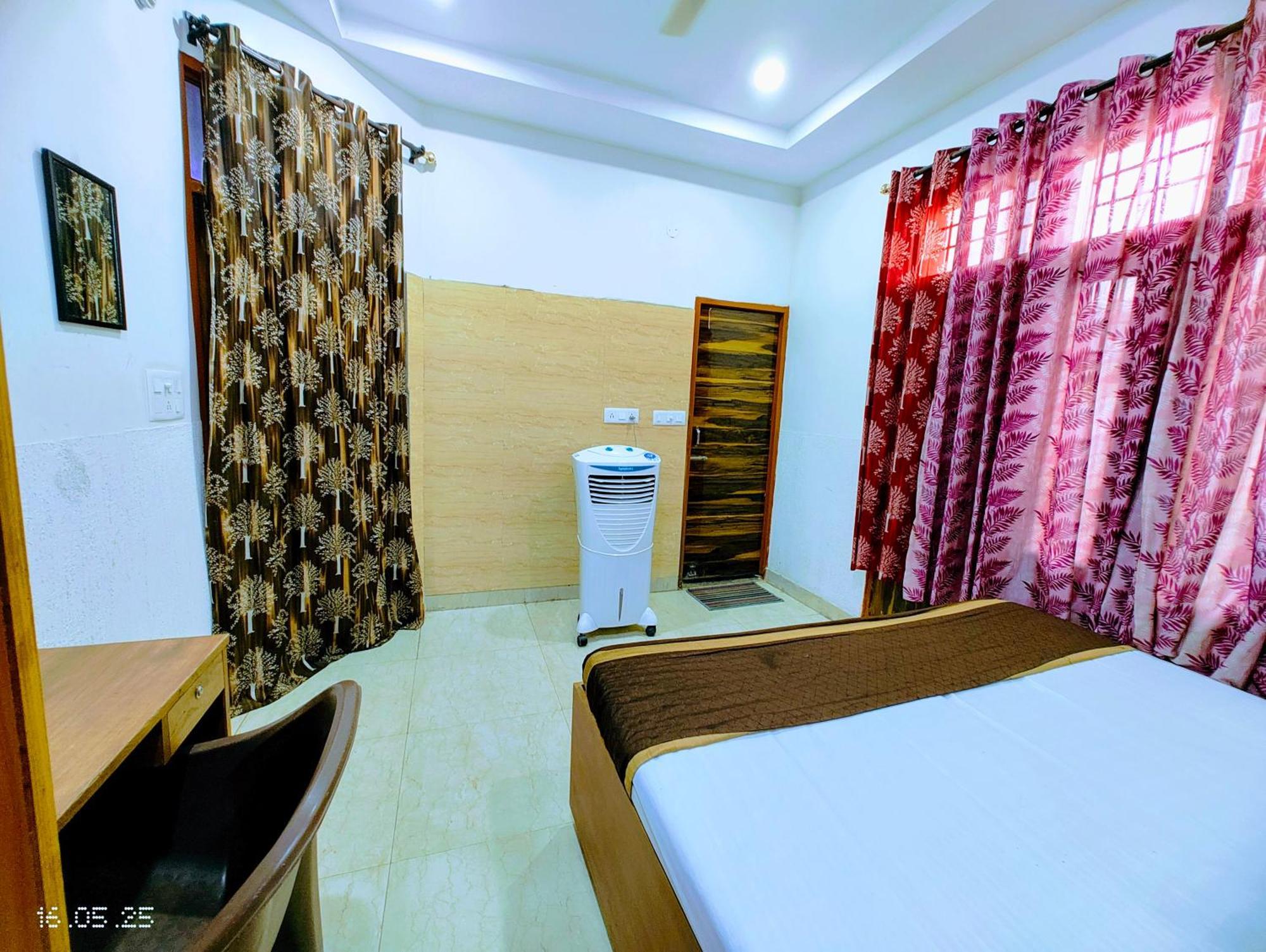 Hotel Yolo- Chandīgarh Exterior foto